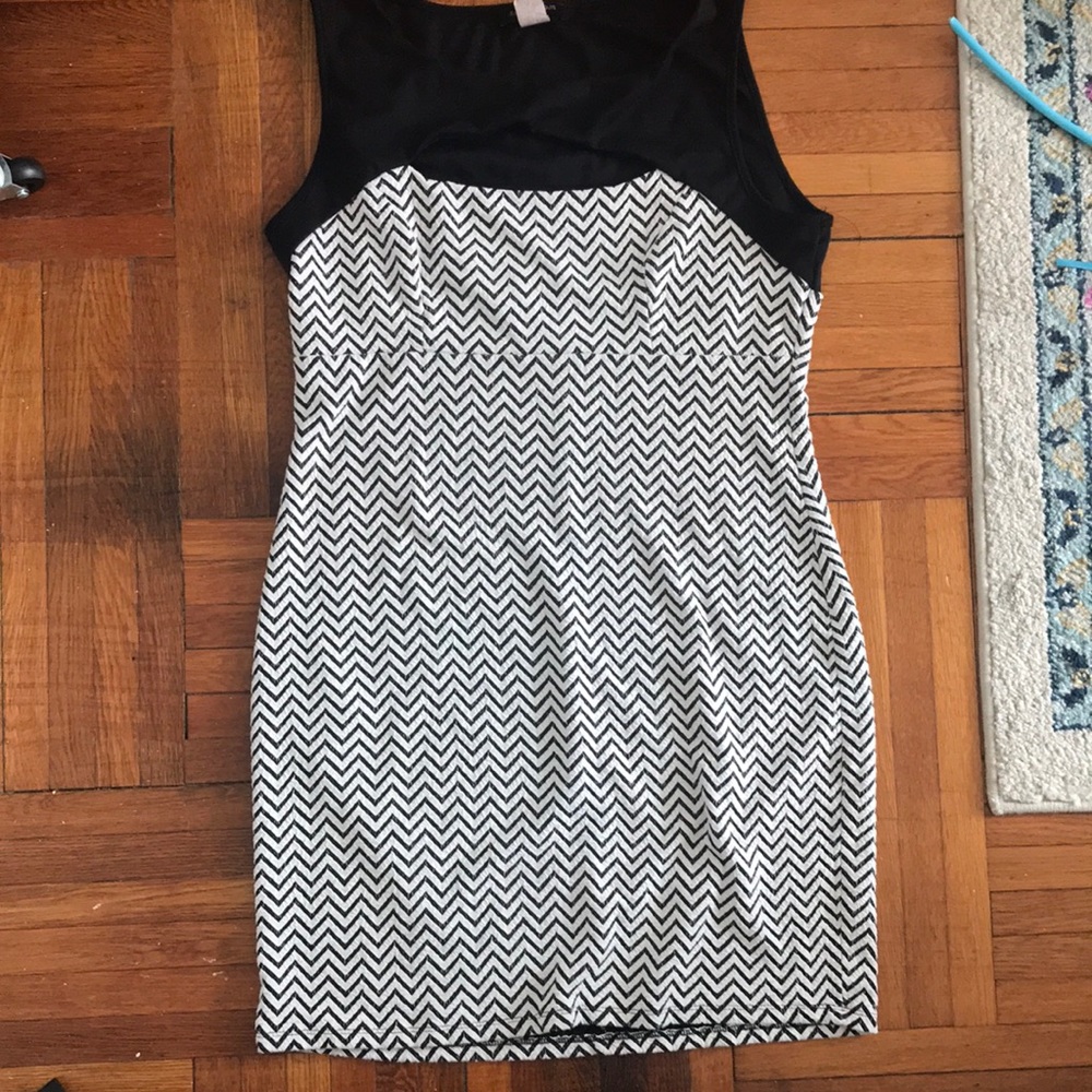 BodyCon black and white dress